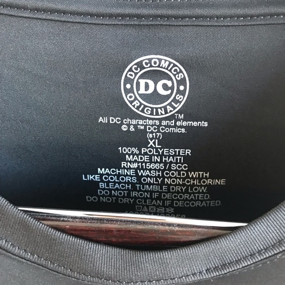 DC Comics Graphic Tee Size XL - Picture 3 of 3